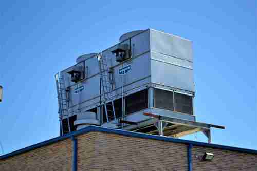 Installation d'un système de récupération de chaleur sur un groupe de  production de froid, compresseur d'air, un four industriel ou une tour  aéroréfrigérante (TAR) grâce aux primes CEE